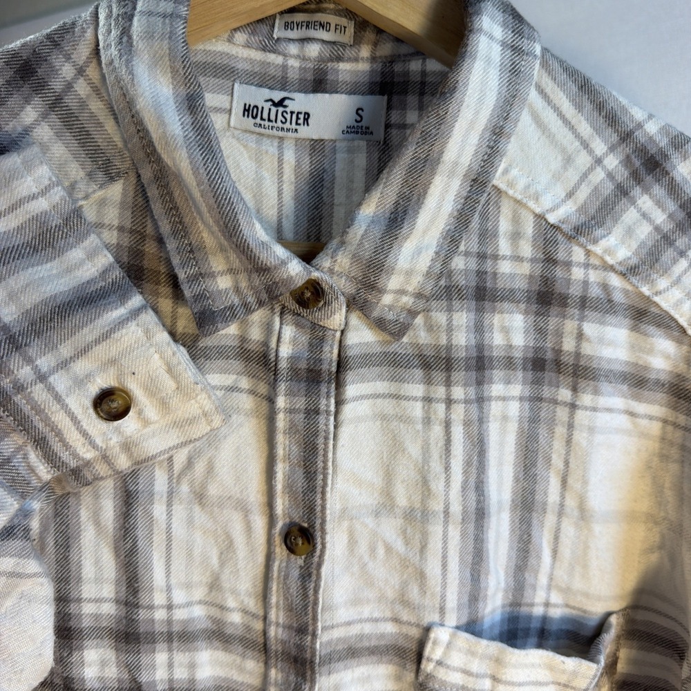 Hollister Women Small White Gray Plaid Boyfriend Fit Long Sleeved Button Down S